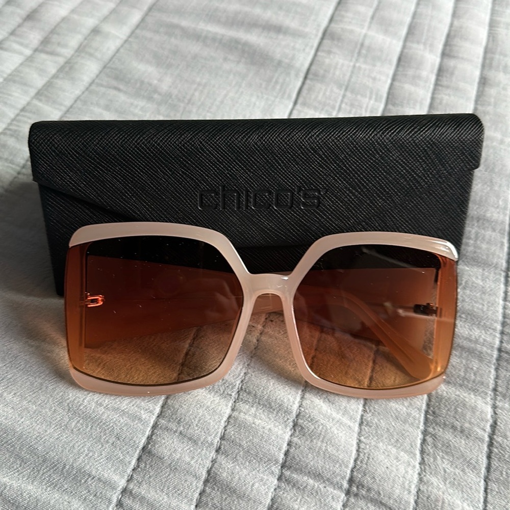 Chico’s sunglasses with its case